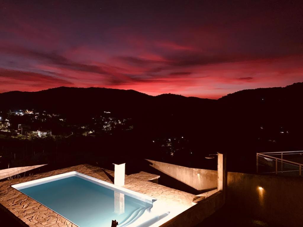 Suite Requinte Da Serra Miguel Pereira Dış mekan fotoğraf